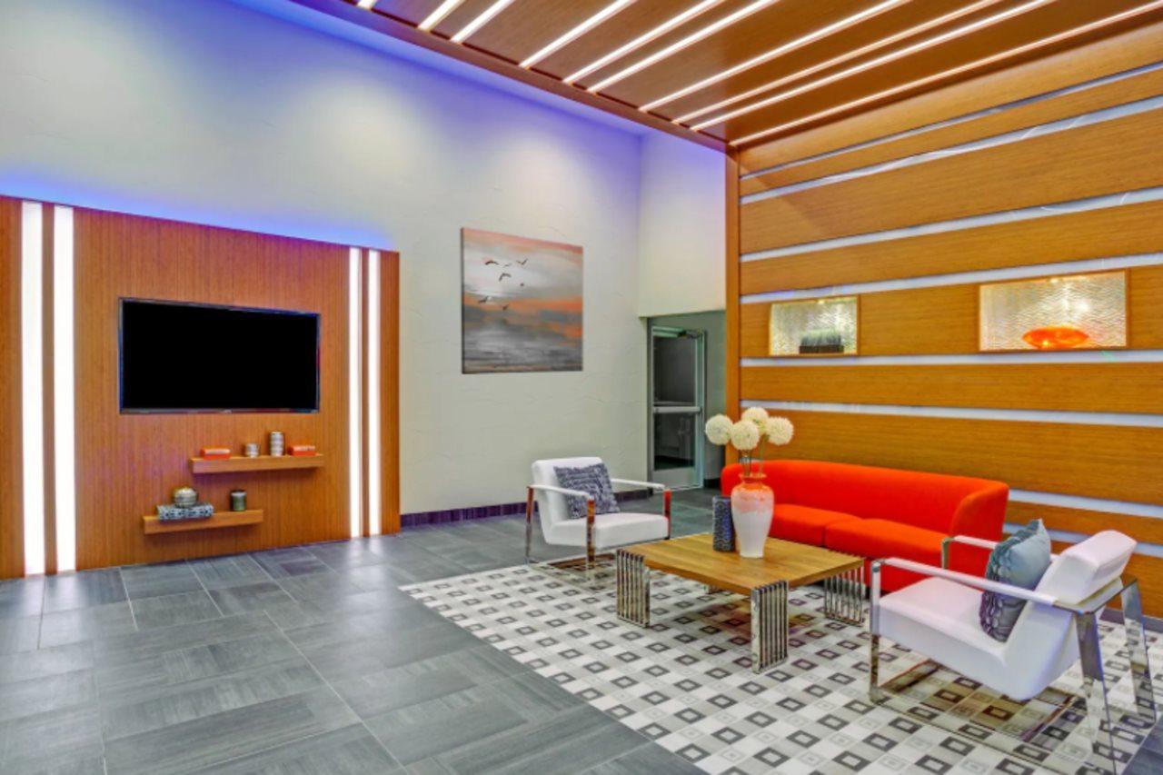פרמרס בראנץ' Arya Inn & Suites מראה חיצוני תמונה