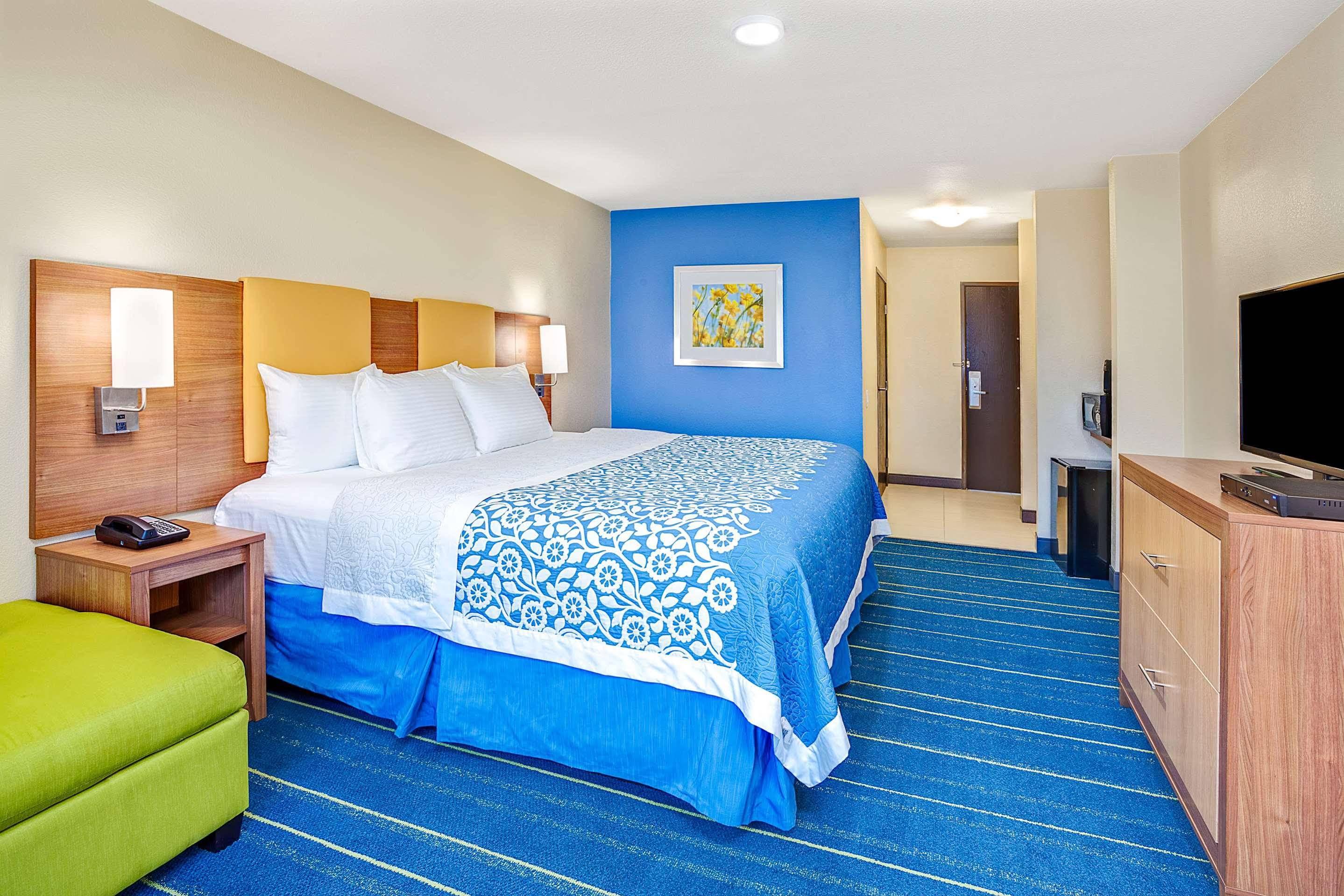פרמרס בראנץ' Arya Inn & Suites מראה חיצוני תמונה