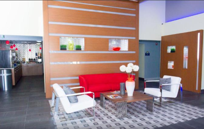 פרמרס בראנץ' Arya Inn & Suites מראה חיצוני תמונה