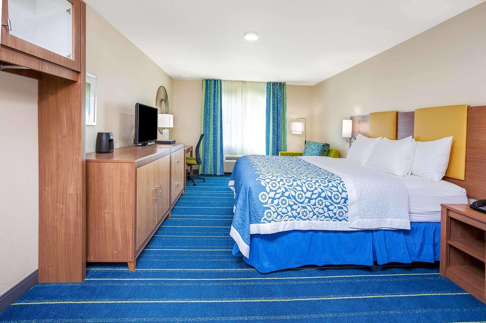פרמרס בראנץ' Arya Inn & Suites מראה חיצוני תמונה