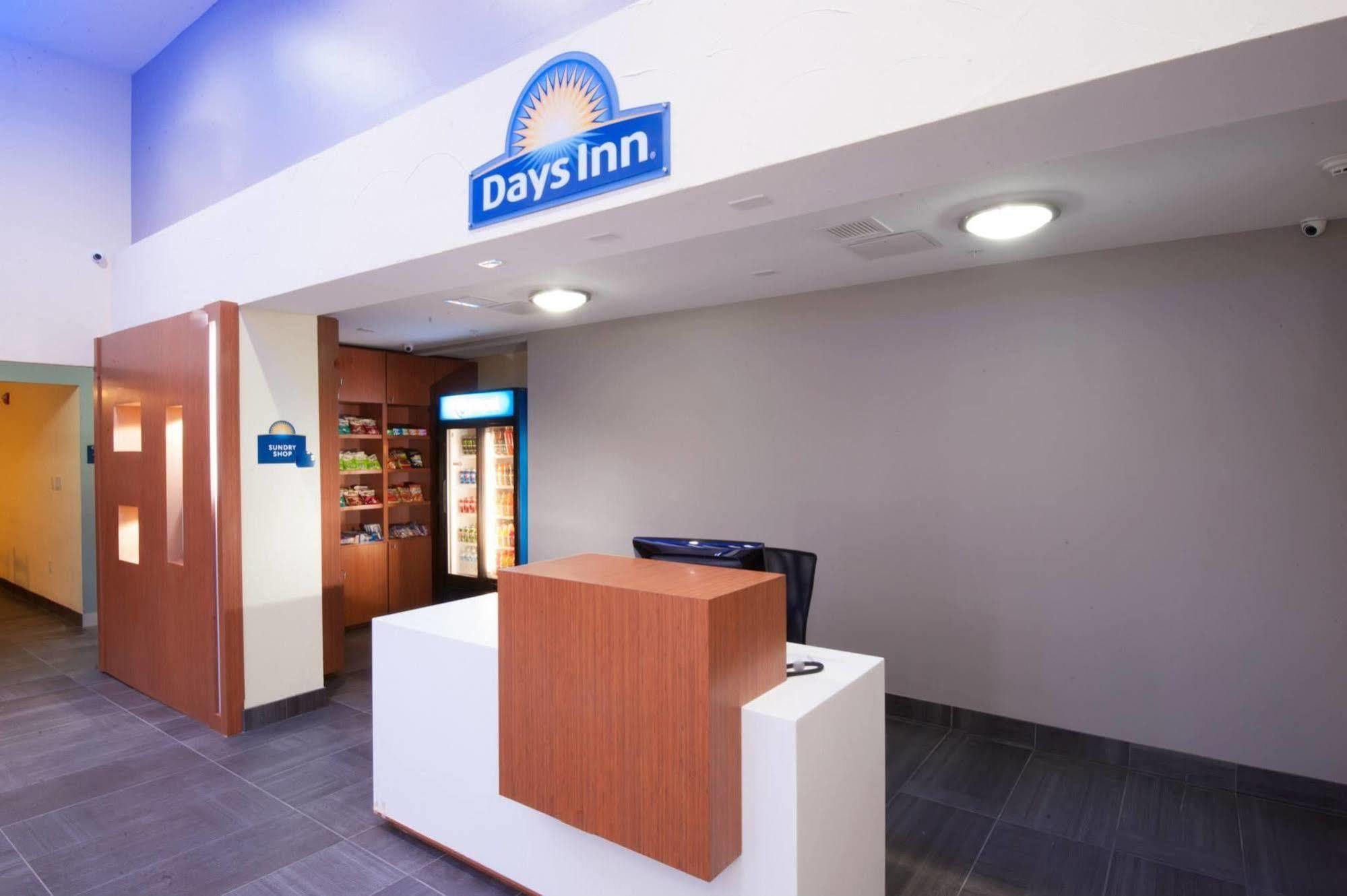 פרמרס בראנץ' Arya Inn & Suites מראה חיצוני תמונה