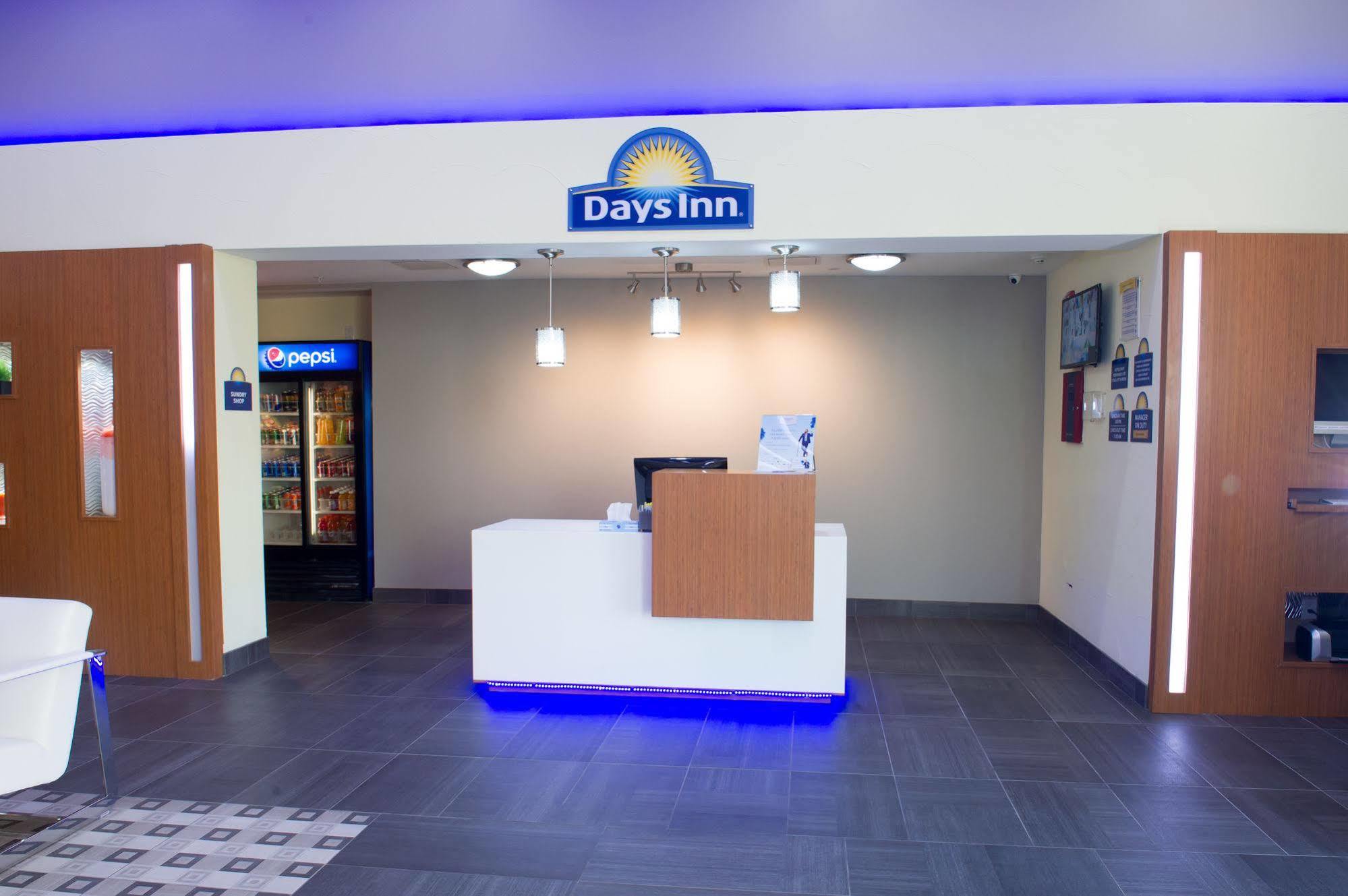 פרמרס בראנץ' Arya Inn & Suites מראה חיצוני תמונה