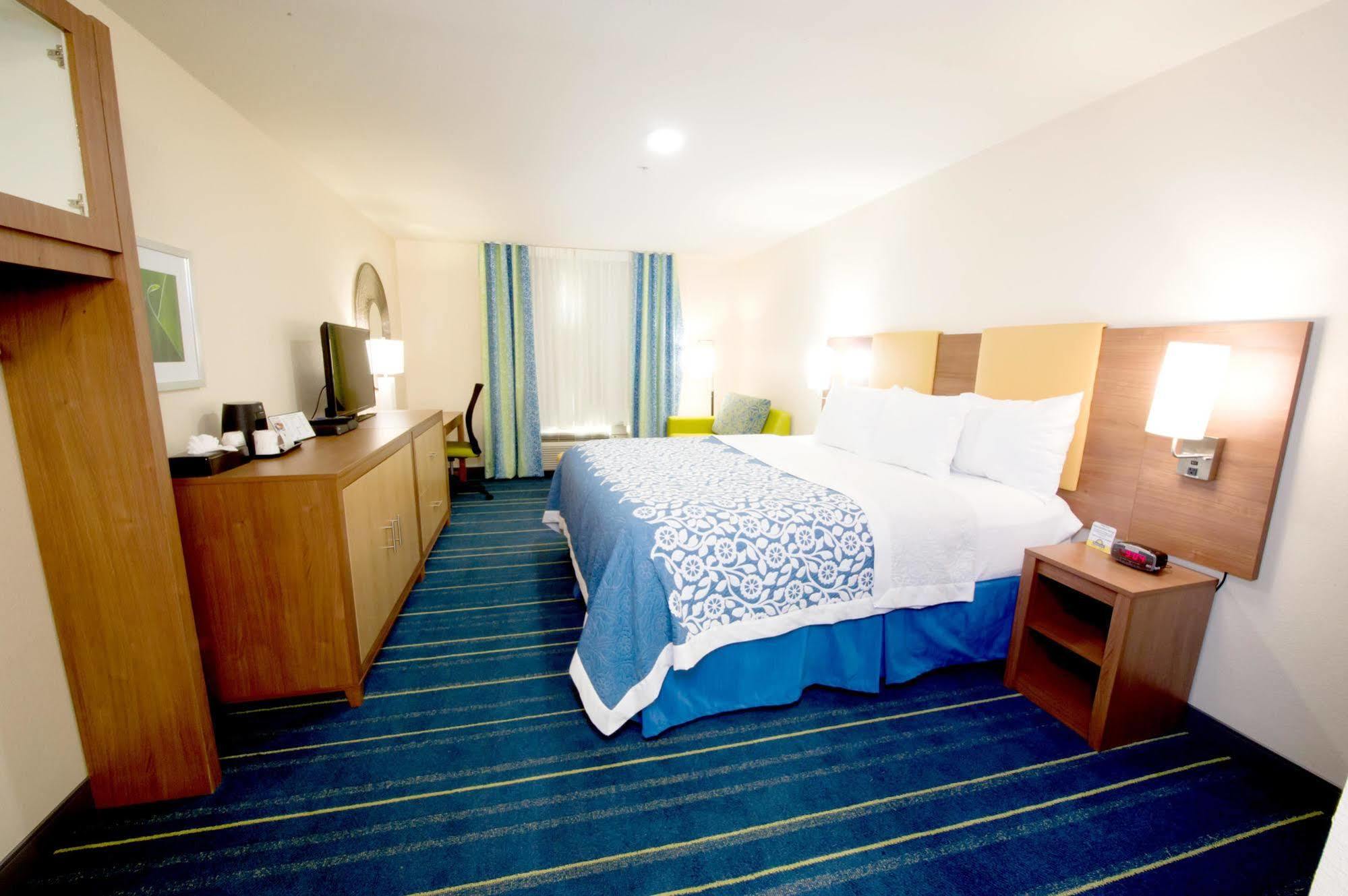 פרמרס בראנץ' Arya Inn & Suites מראה חיצוני תמונה